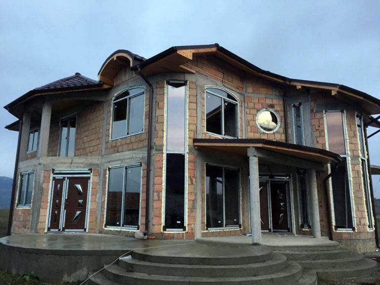 ferestre usi pvc si usi de garaj rezidentiale ifenster beclean