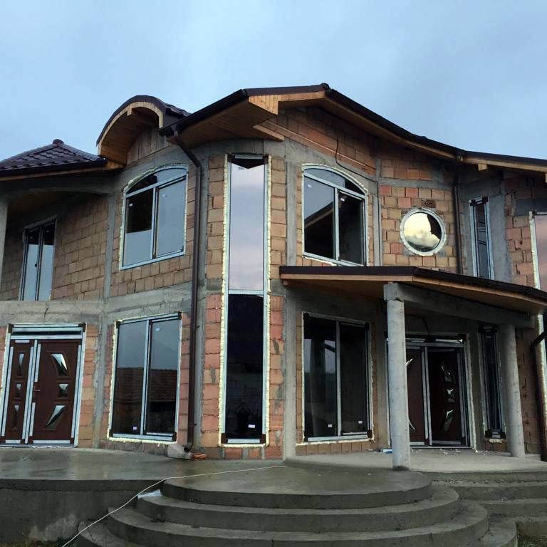 ferestre usi pvc si usi de garaj rezidentiale ifenster beclean 1 ferestre usi pvc si usi de garaj rezidentiale ifenster beclean