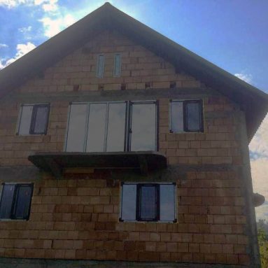 ferestre usi pvc si usi de garaj rezidentiale ifenster beclean