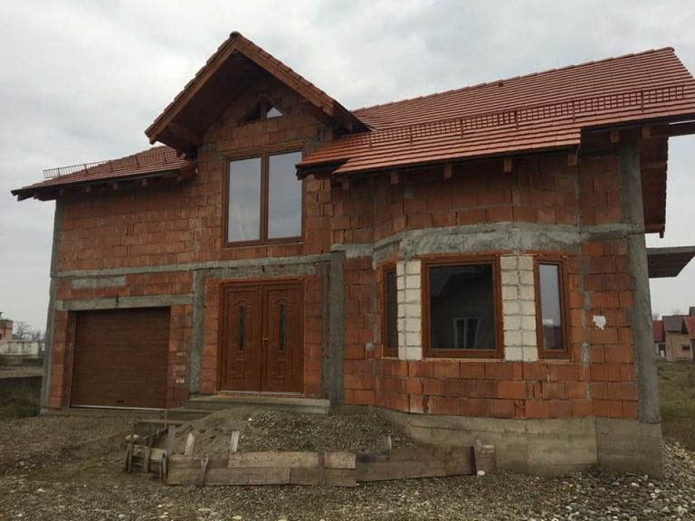 ferestre usi pvc usi garaj rezidentiale ifenster beclean