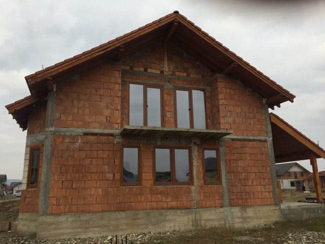 ferestre usi pvc usi garaj rezidentiale ifenster beclean