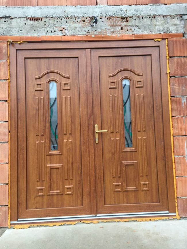 ferestre usi pvc usi garaj rezidentiale ifenster beclean